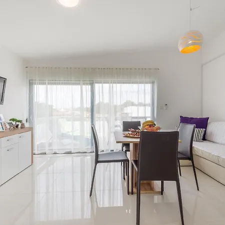 Windrose Apartment Vir